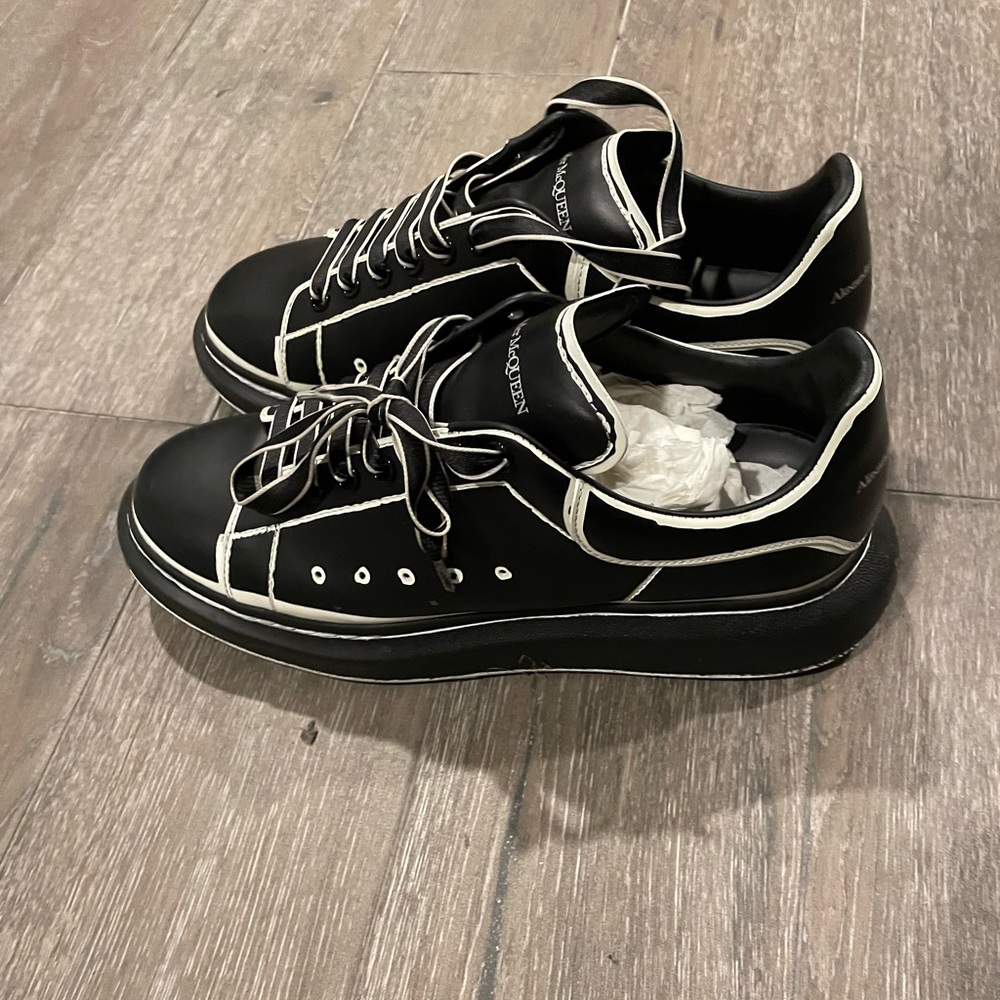 Alexander McQueen Oversized Sneaker